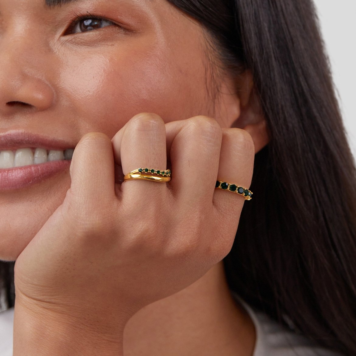 Mary – Anello a strati in verde smeraldo elegante