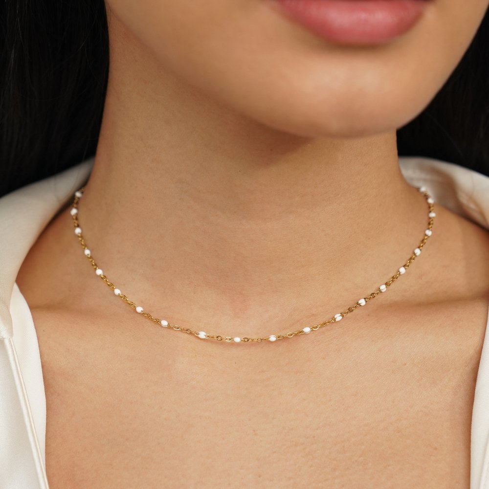 Collana di perle bianche pure