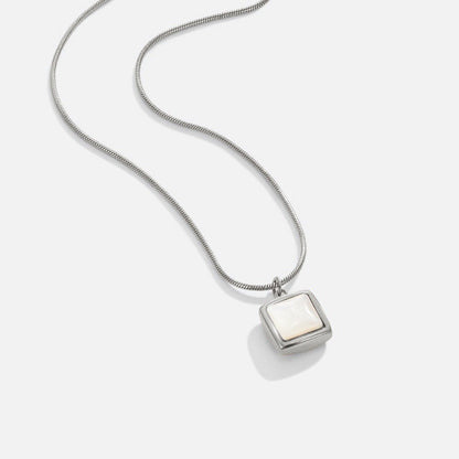 Collana Riva con pendente in pietra di luna